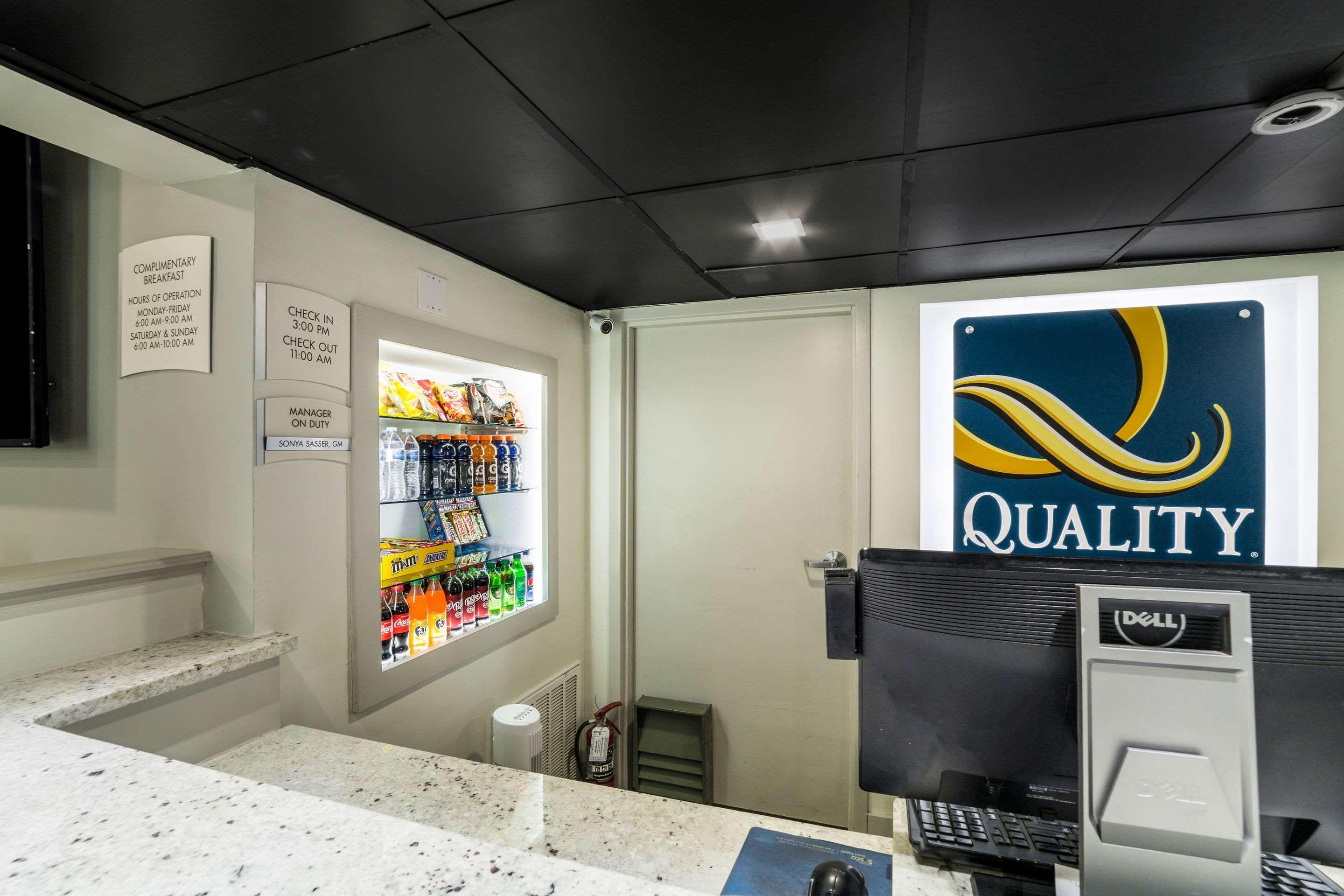 Quality Inn Coliseum Север Чарлстон Экстерьер фото