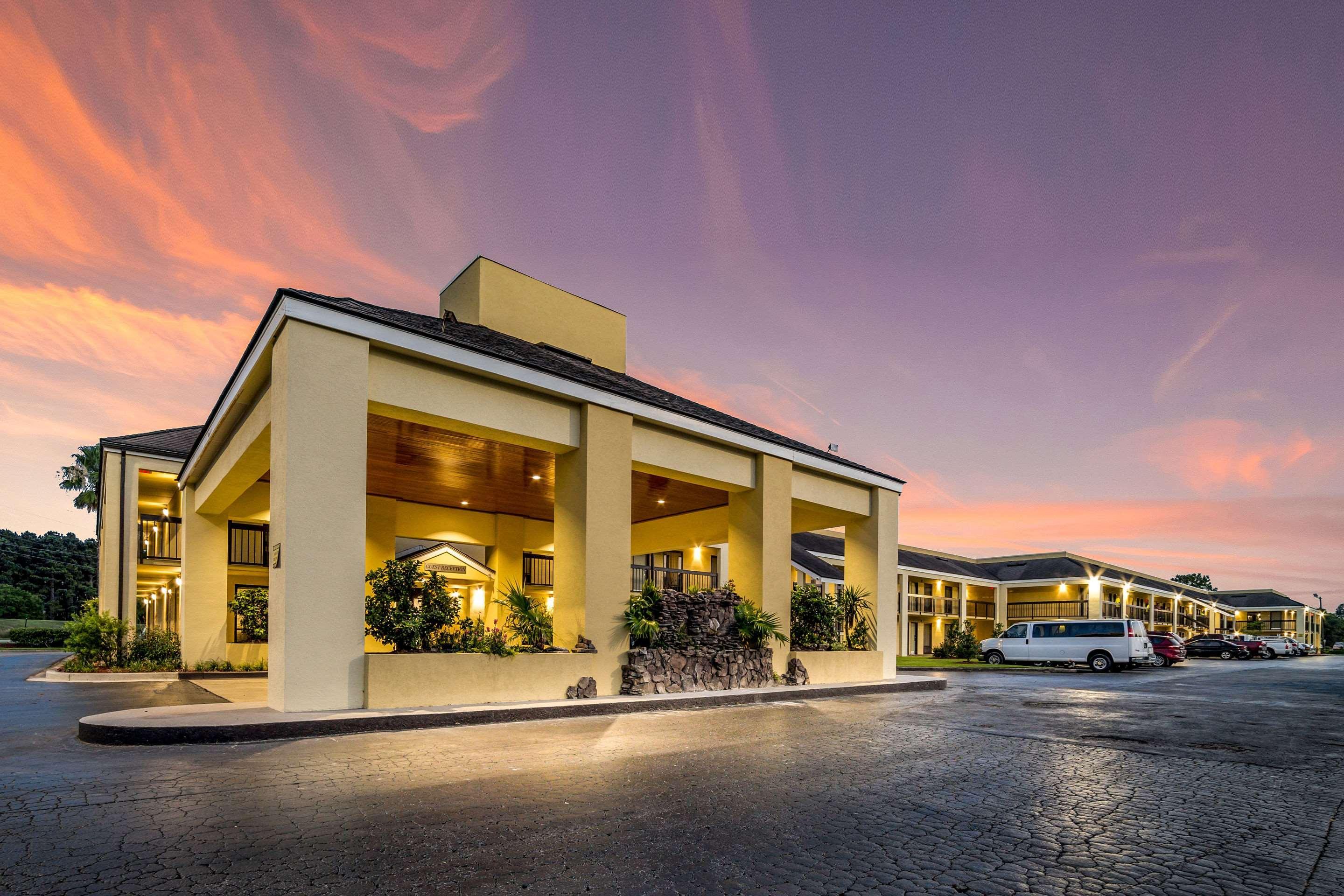 Quality Inn Coliseum Север Чарлстон Экстерьер фото