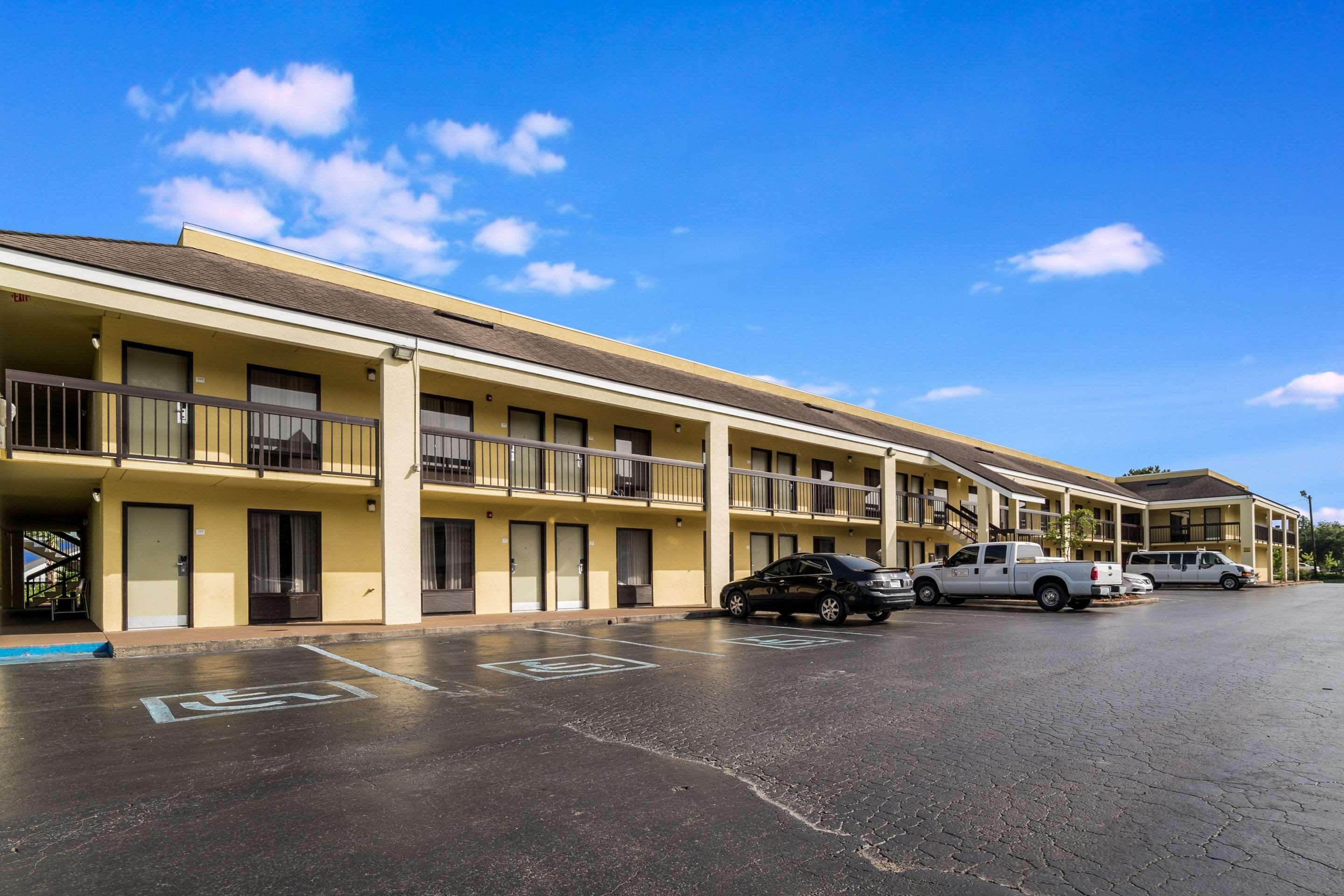 Quality Inn Coliseum Север Чарлстон Экстерьер фото