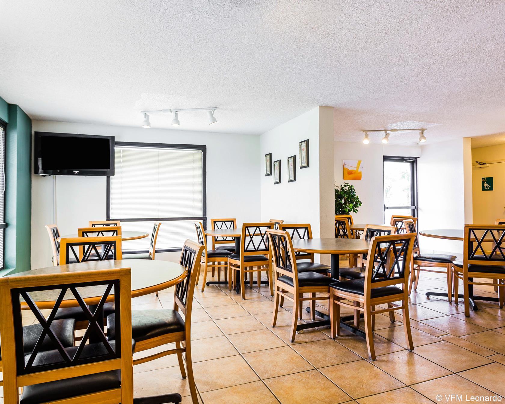 Quality Inn Coliseum Север Чарлстон Экстерьер фото
