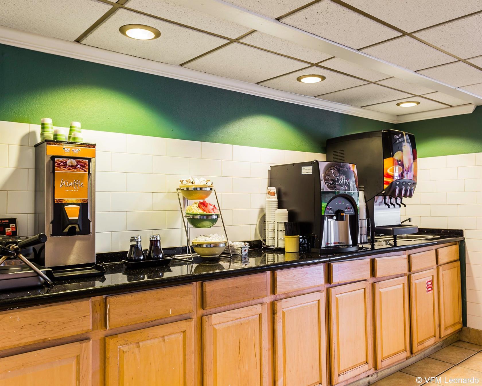 Quality Inn Coliseum Север Чарлстон Экстерьер фото