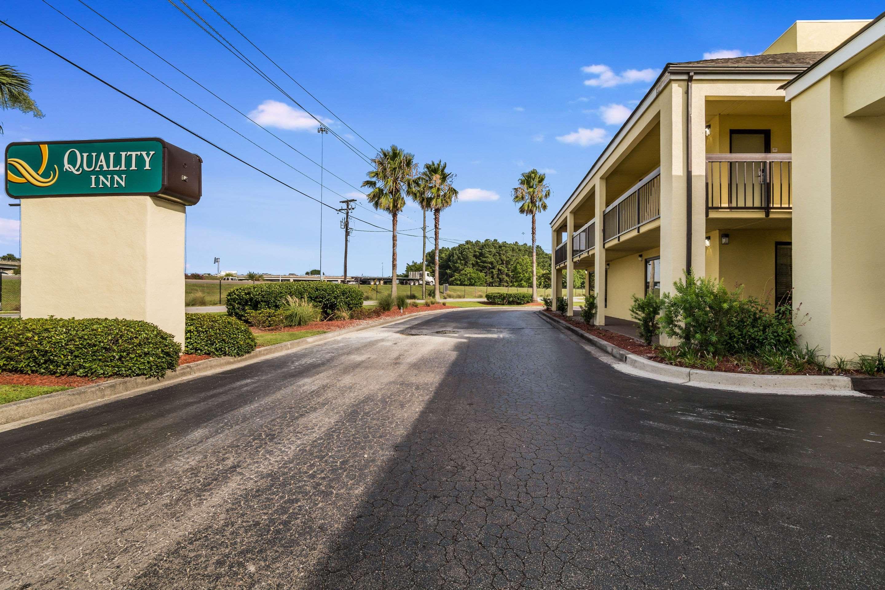 Quality Inn Coliseum Север Чарлстон Экстерьер фото