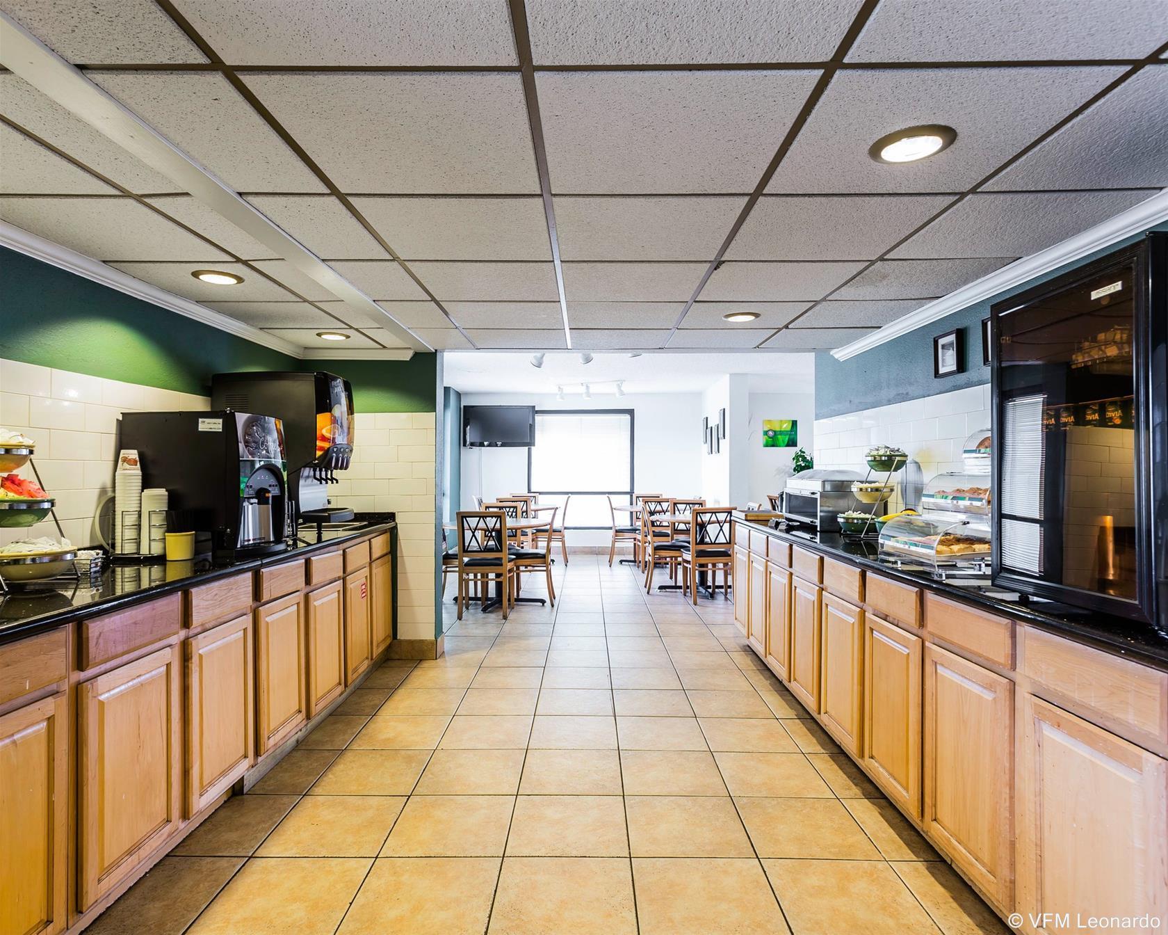 Quality Inn Coliseum Север Чарлстон Экстерьер фото