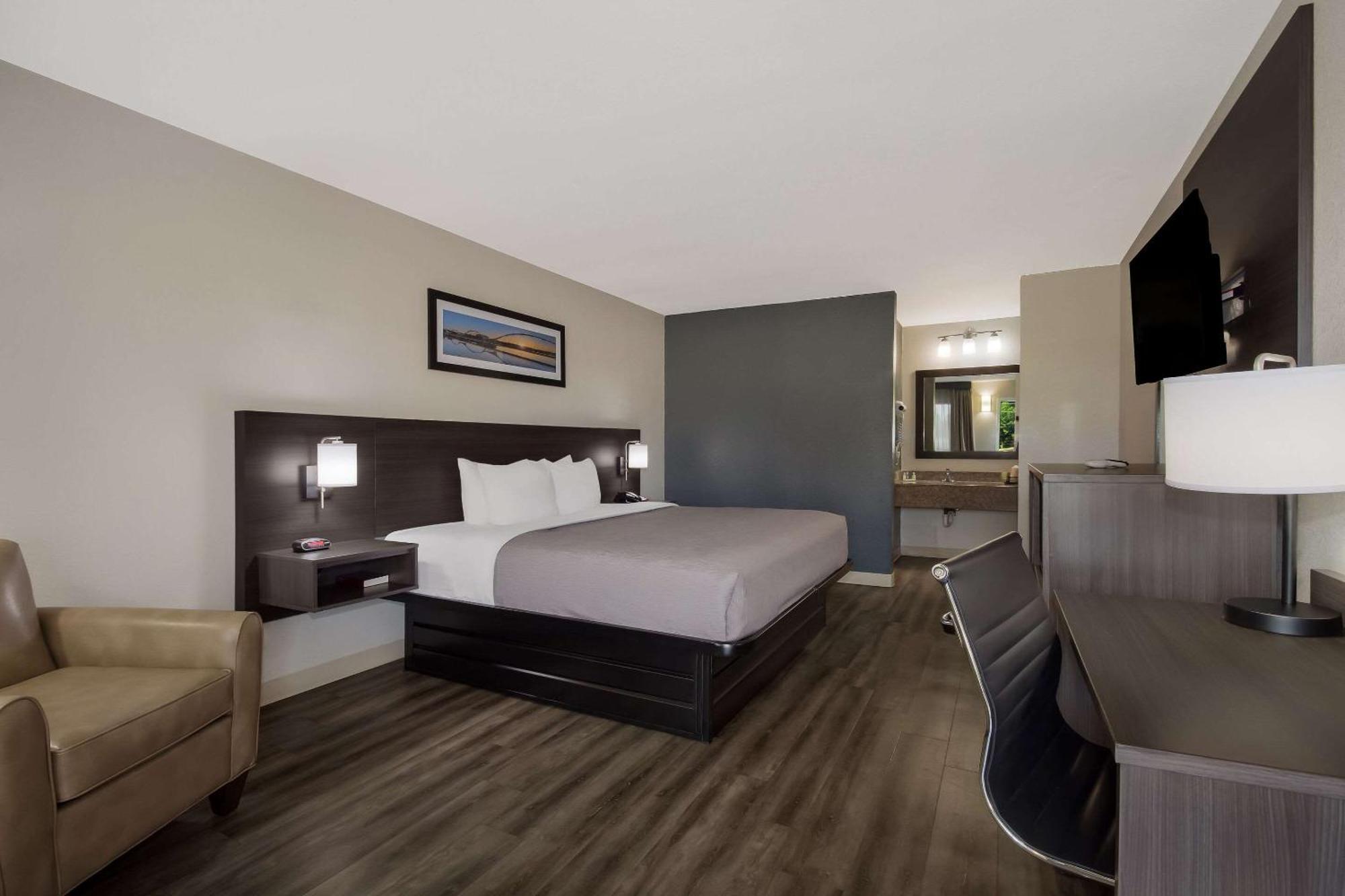 Quality Inn Coliseum Север Чарлстон Экстерьер фото