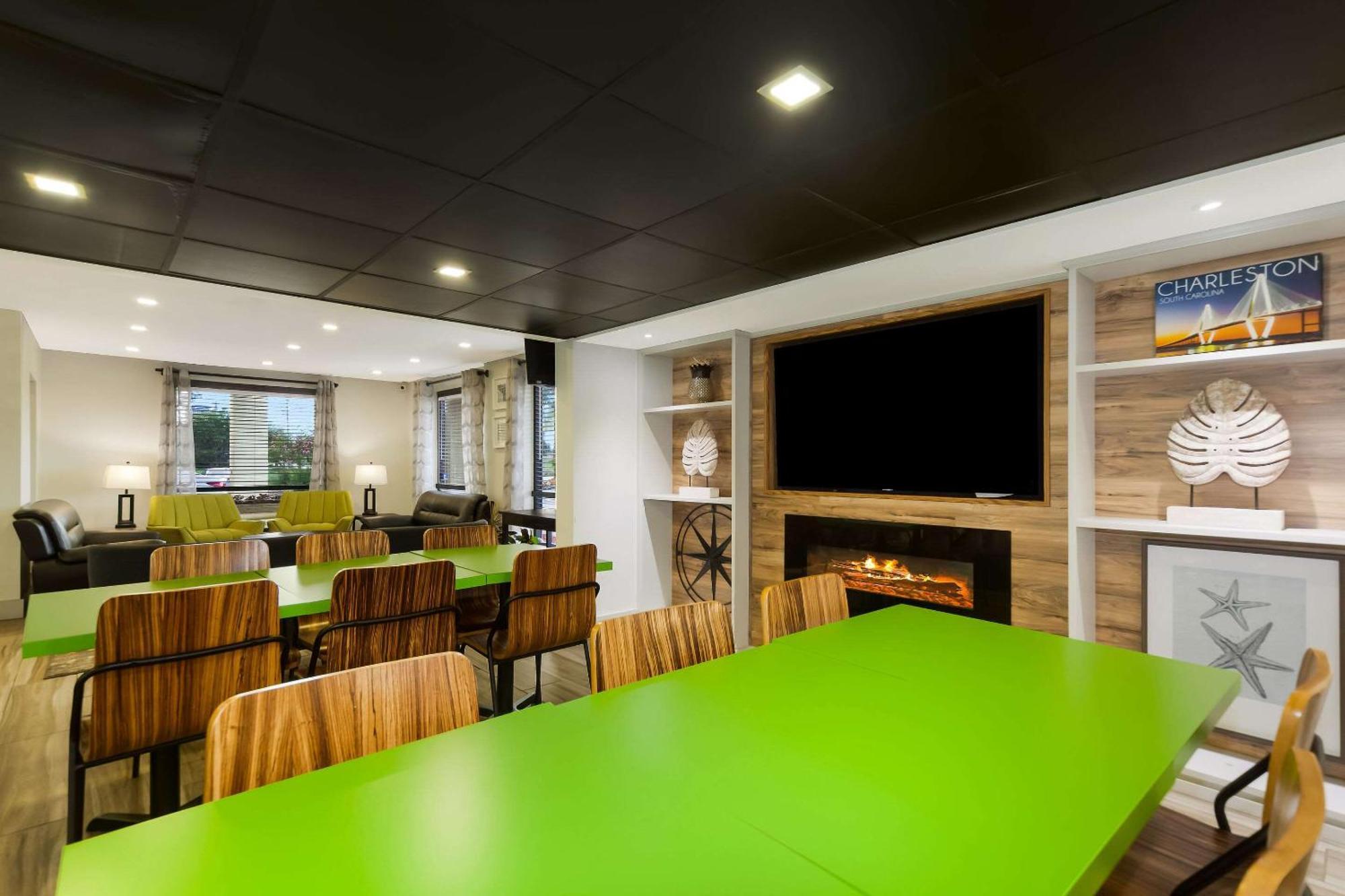 Quality Inn Coliseum Север Чарлстон Экстерьер фото