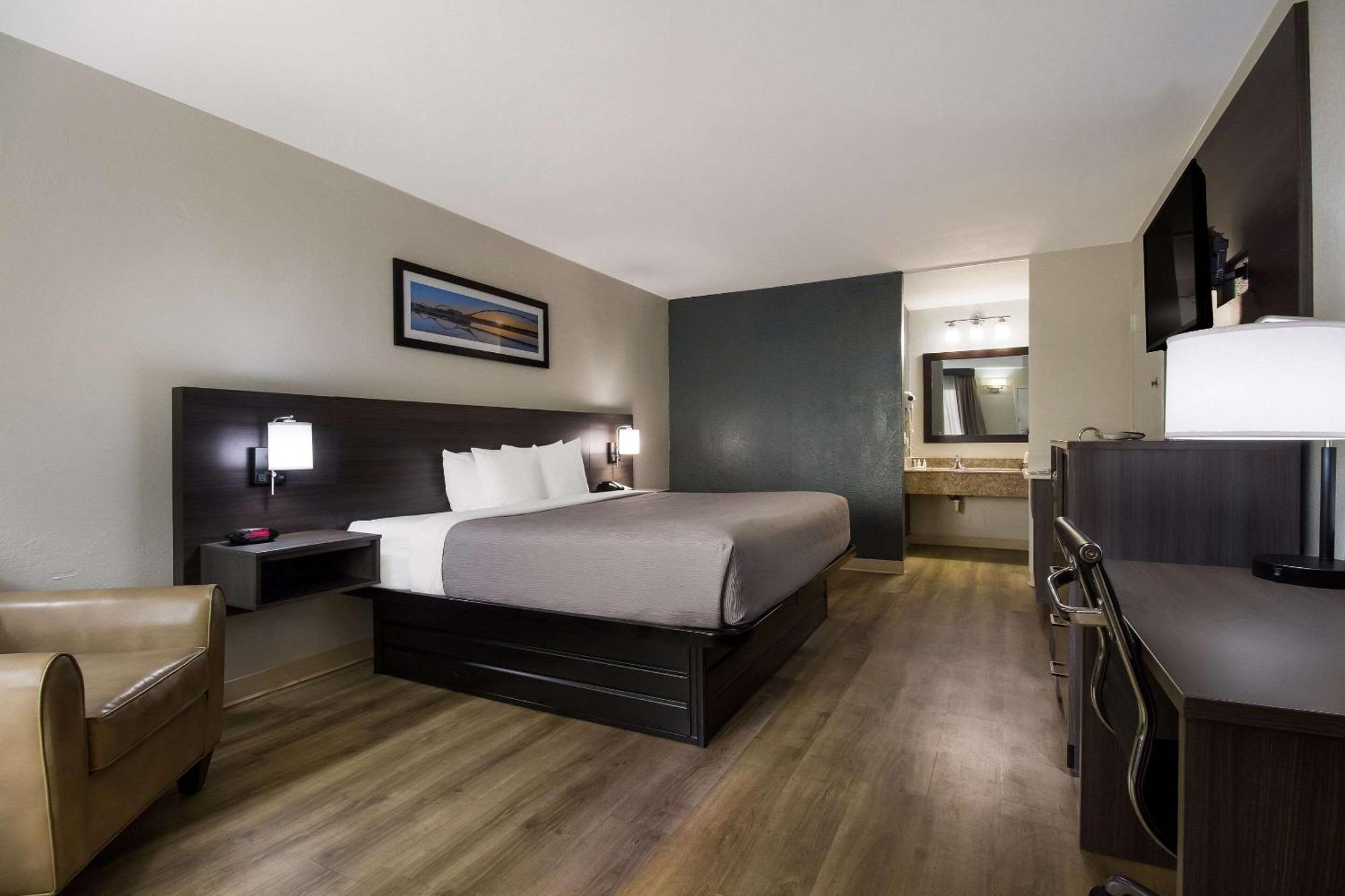 Quality Inn Coliseum Север Чарлстон Экстерьер фото