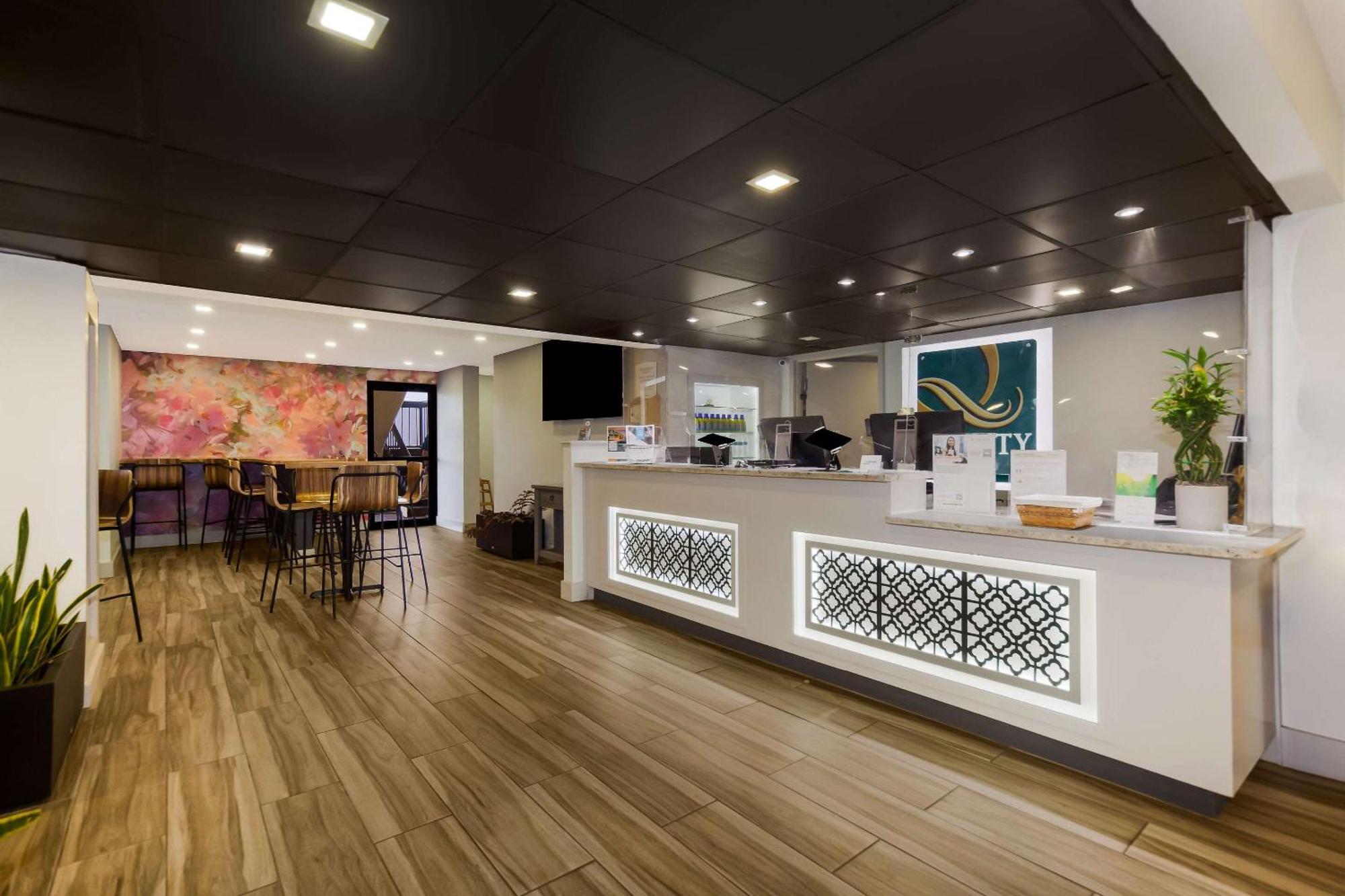 Quality Inn Coliseum Север Чарлстон Экстерьер фото