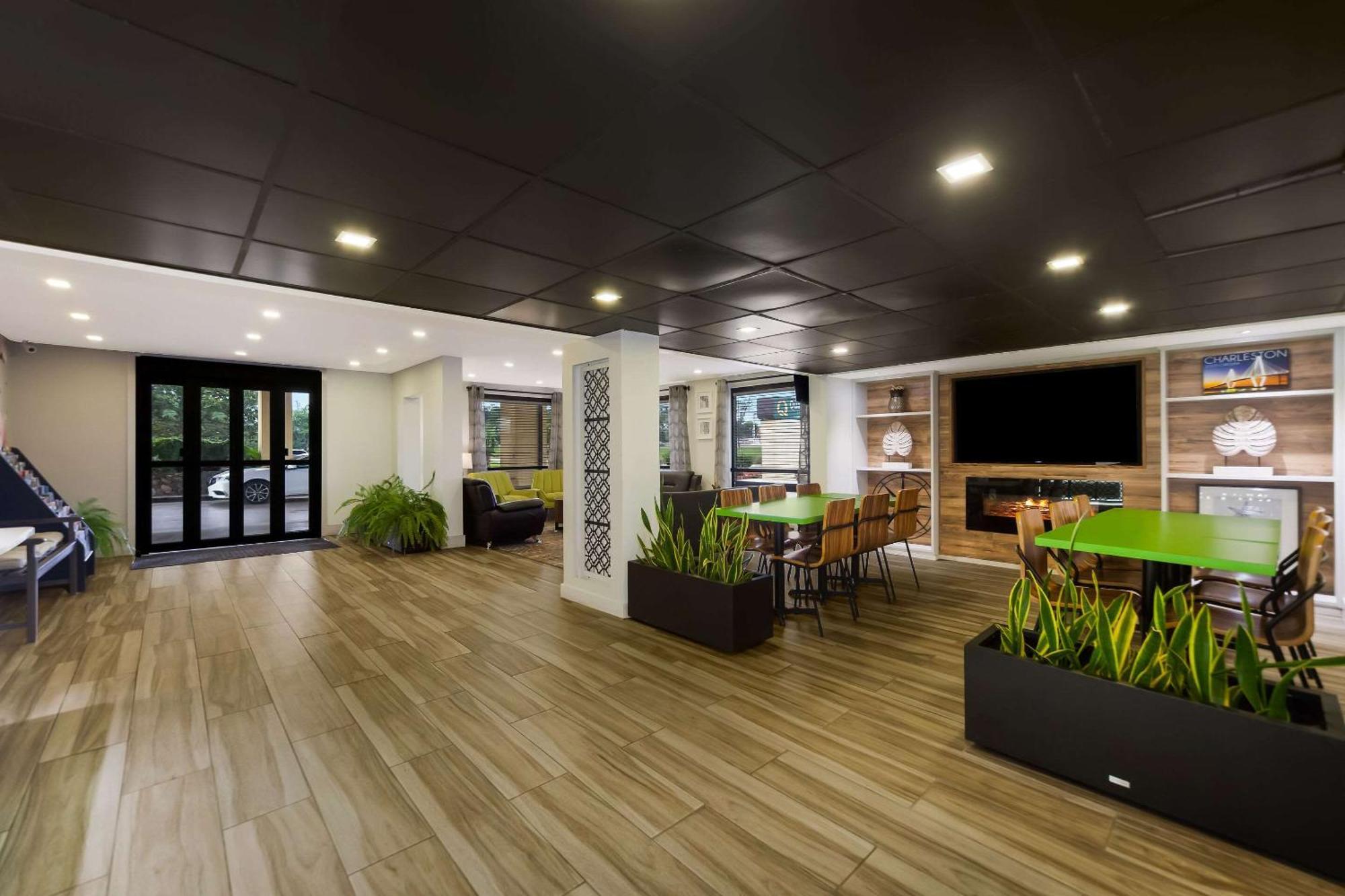 Quality Inn Coliseum Север Чарлстон Экстерьер фото