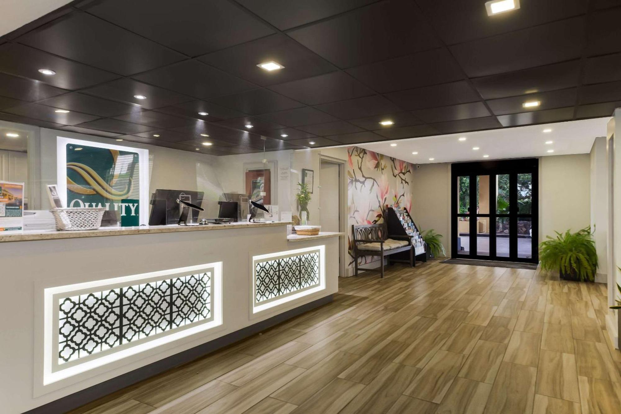 Quality Inn Coliseum Север Чарлстон Экстерьер фото