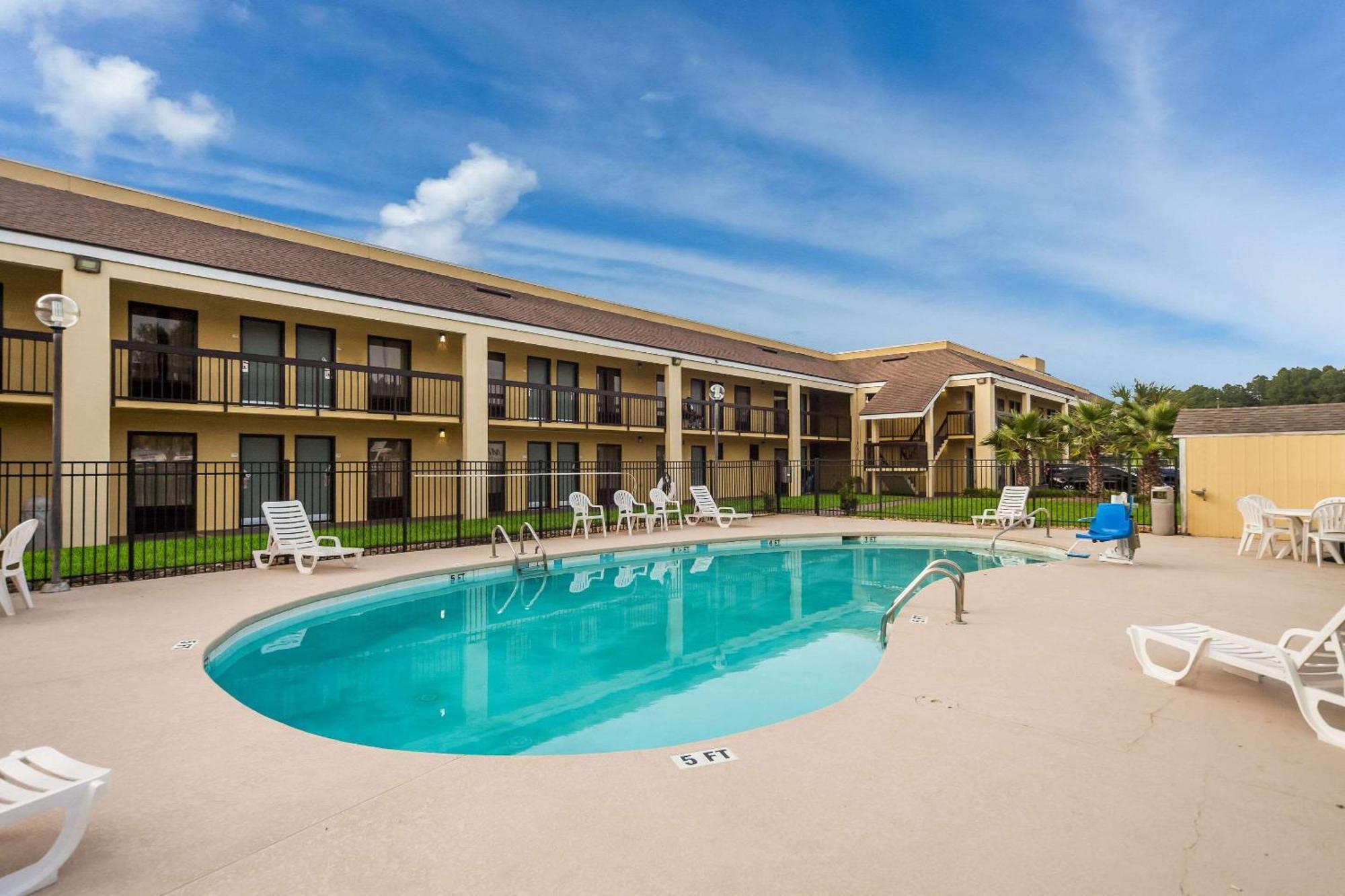 Quality Inn Coliseum Север Чарлстон Экстерьер фото
