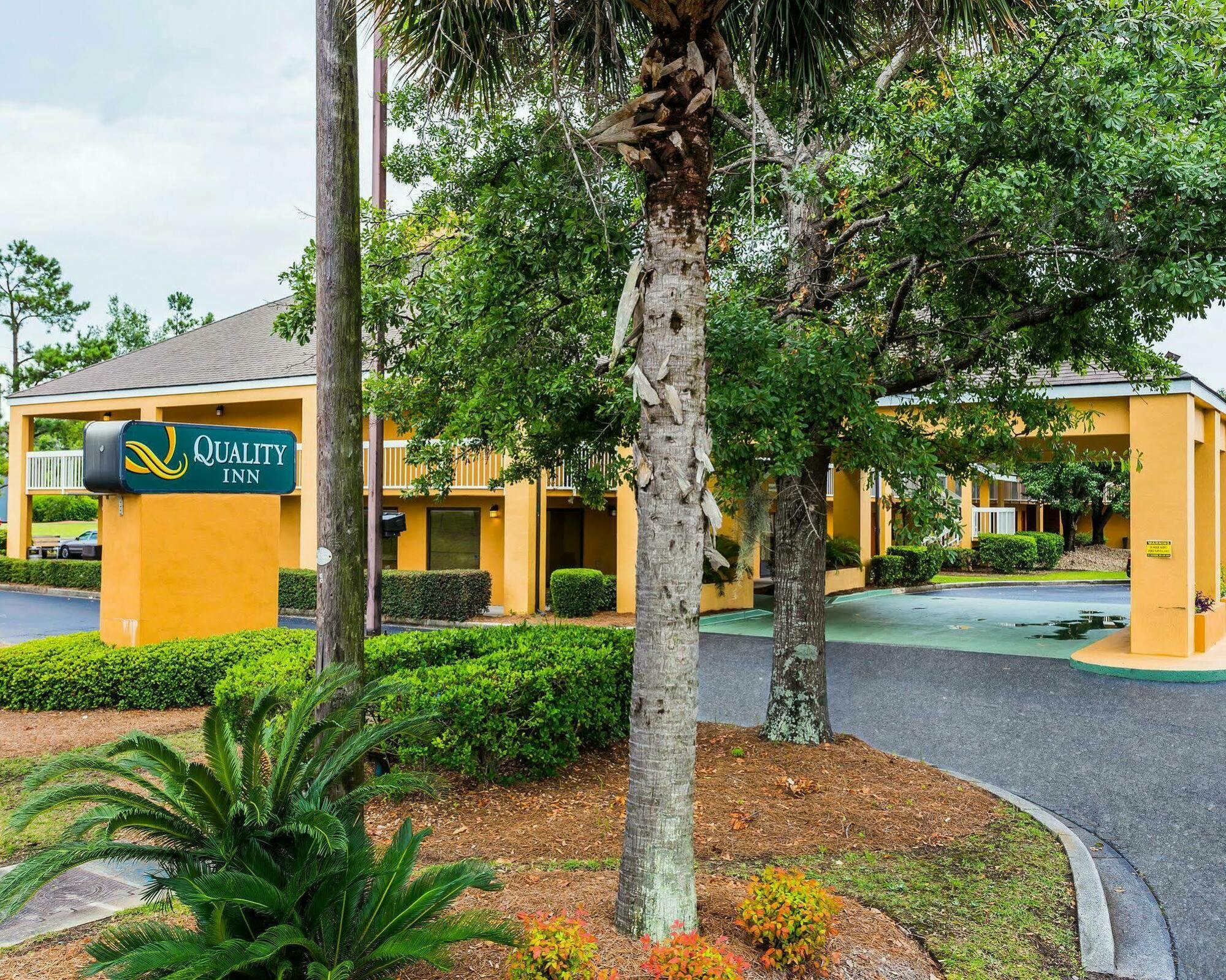 Quality Inn Coliseum Север Чарлстон Экстерьер фото